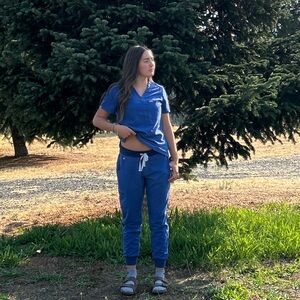 EUC small Figs scrubs set
